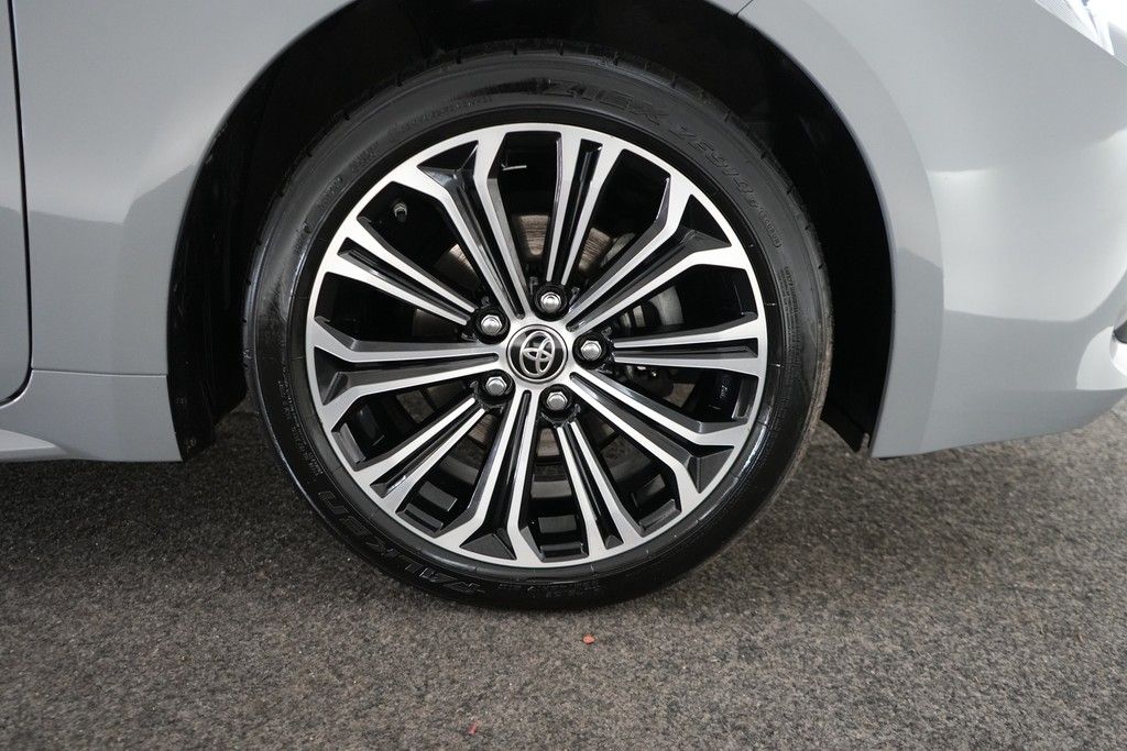 Toyota Corolla Touring 1.8 Hybrid - Samsaru's Car Outlet