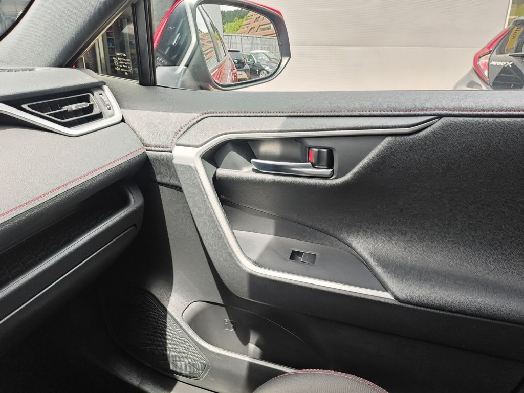 Toyota RAV 4 Plug-in-Hybrid - Samsaru's Car Outlet