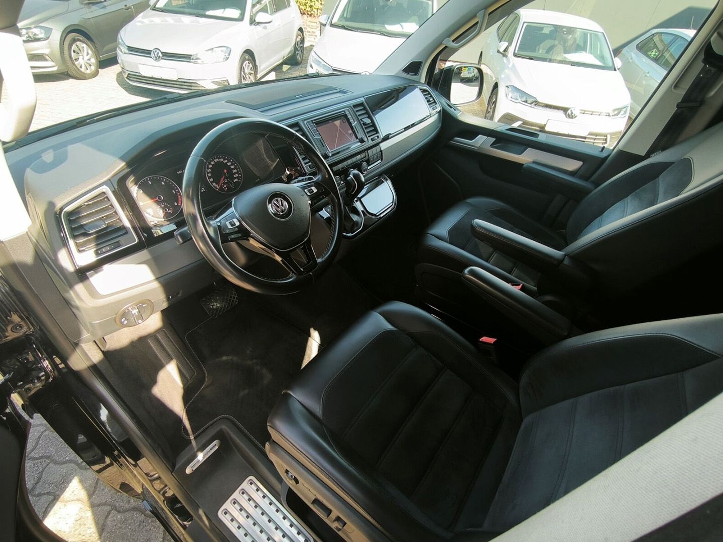 Volkswagen T6 Multivan 4Motion DSG - Samsaru's Car Outlet