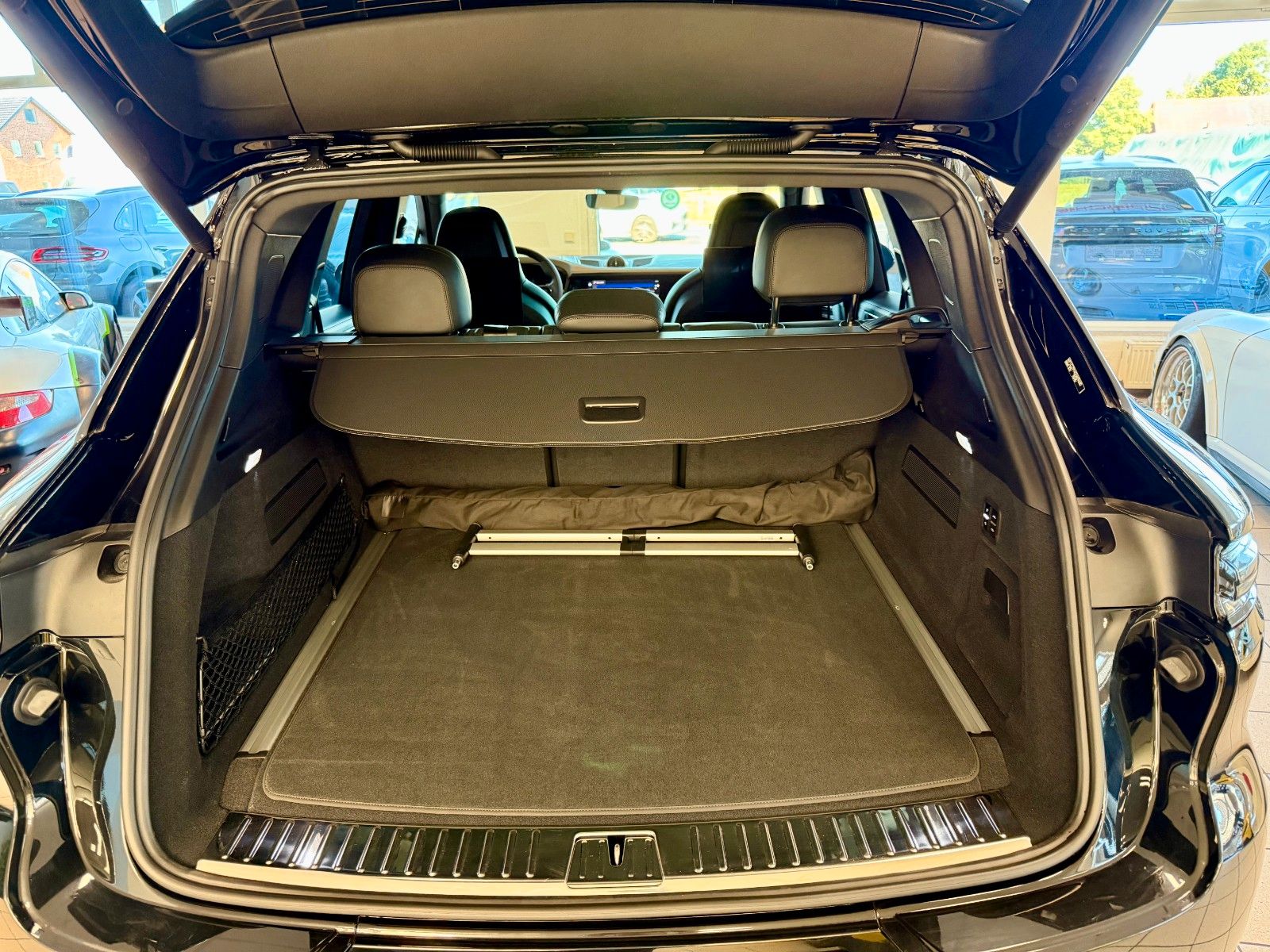 Porsche Cayenne E-Hybrid SportDesign/ACC/AHK/HeadUp/22"
