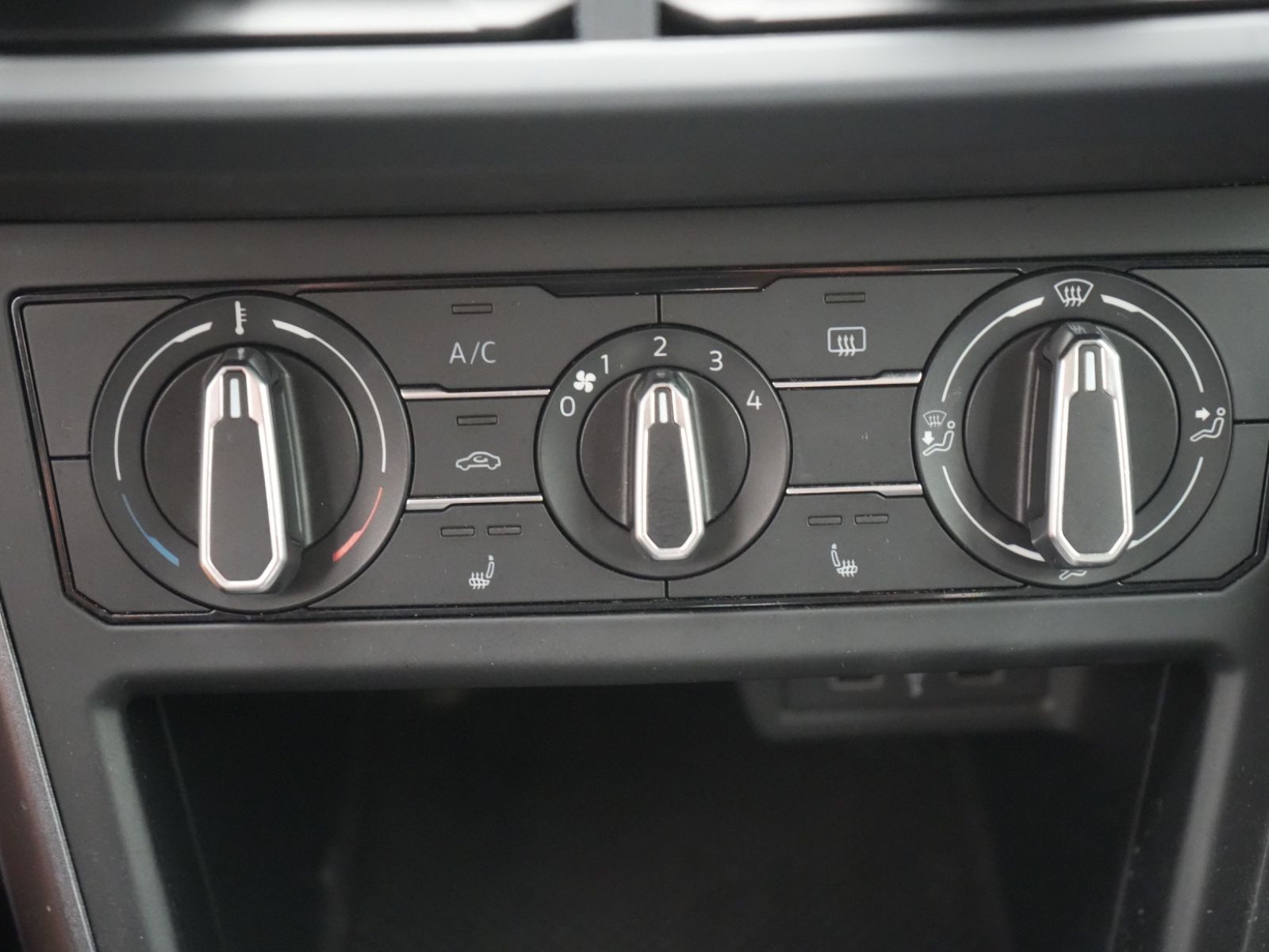 Volkswagen Polo Style DSG - Samsaru's Car Outlet
