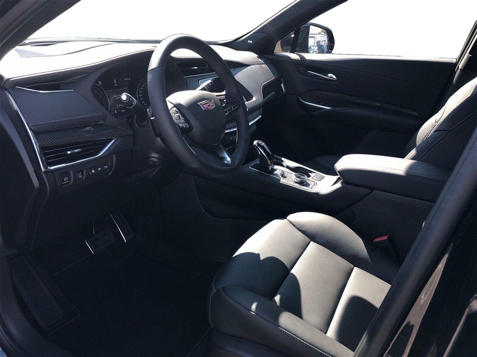 Cadillac XT4 2.0 T Sport AWD AHK*RFK*Schiebedach*HUD*LED