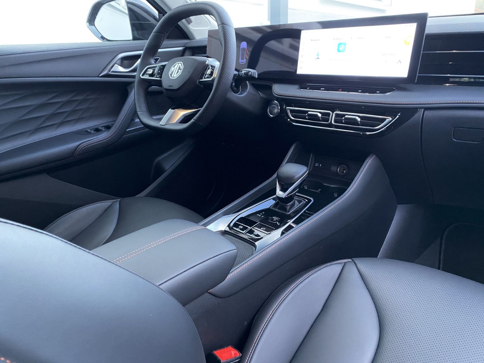 MG HS 1.5 T GDI Luxury