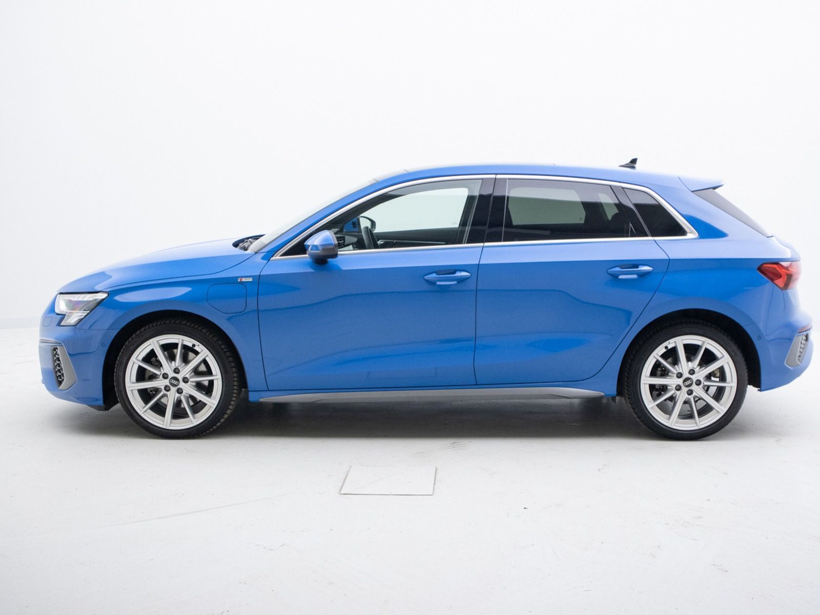 Audi A3 Sportback 40 TFSI e-tron S Line - Samsaru's Car Outlet