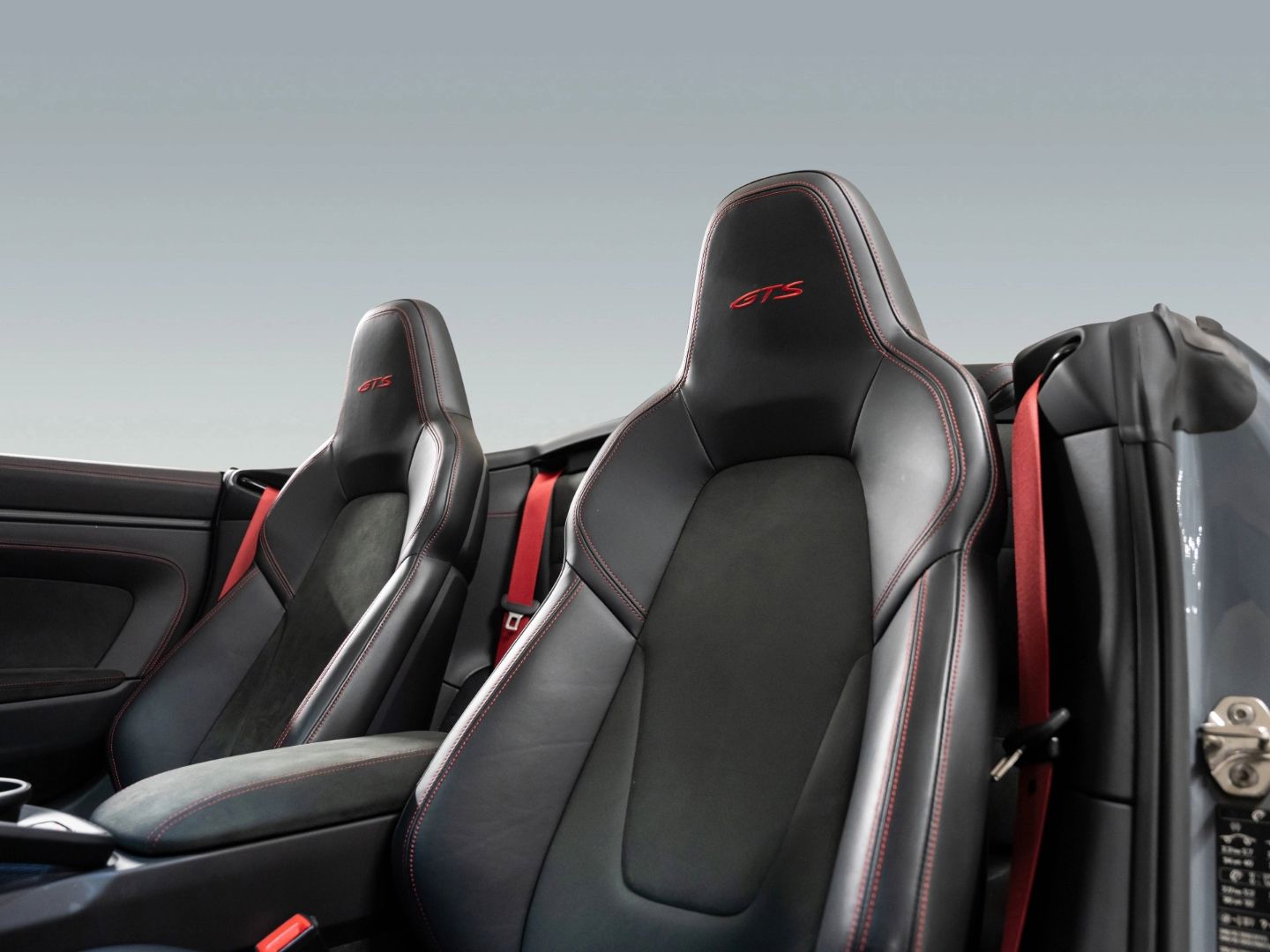 Porsche 992 Carrera 4 GTS Cabriolet InoDrive Burmester