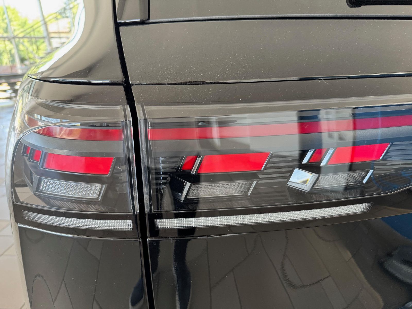 Volkswagen Tiguan TDI R-Line AHK 20Z Leder Pano Stand VOLL