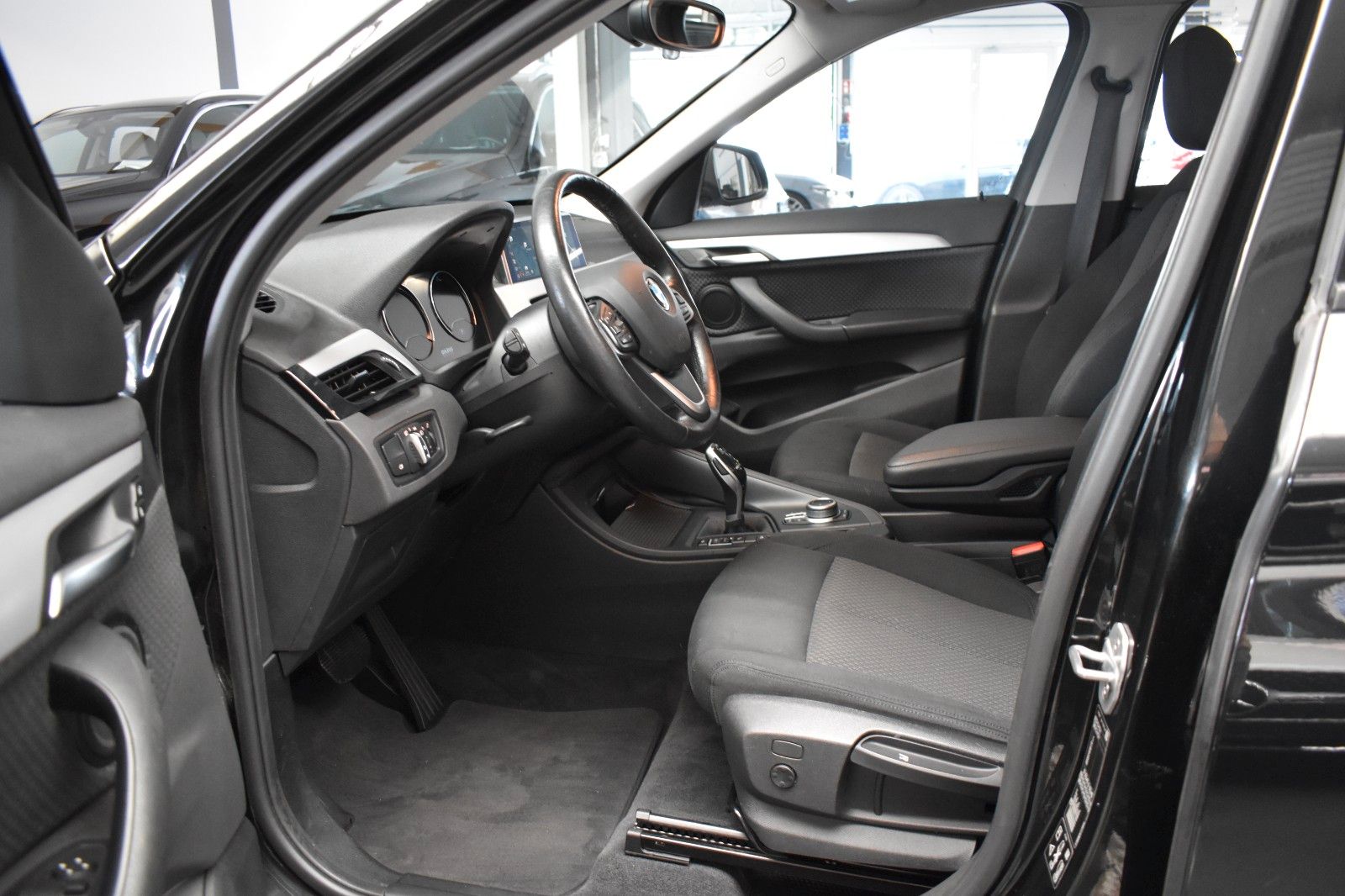 BMW X1 xDrive 18 d Advantage - Samsaru's Car Outlet
