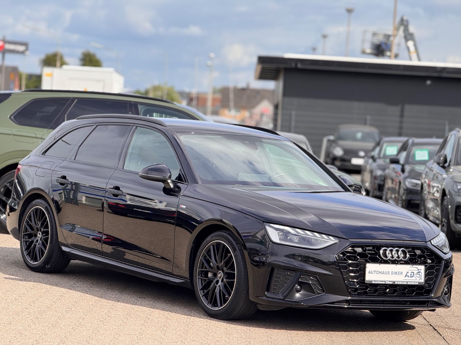 Audi A4 Avant 40 TFSI S line - Samsaru's Car Outlet