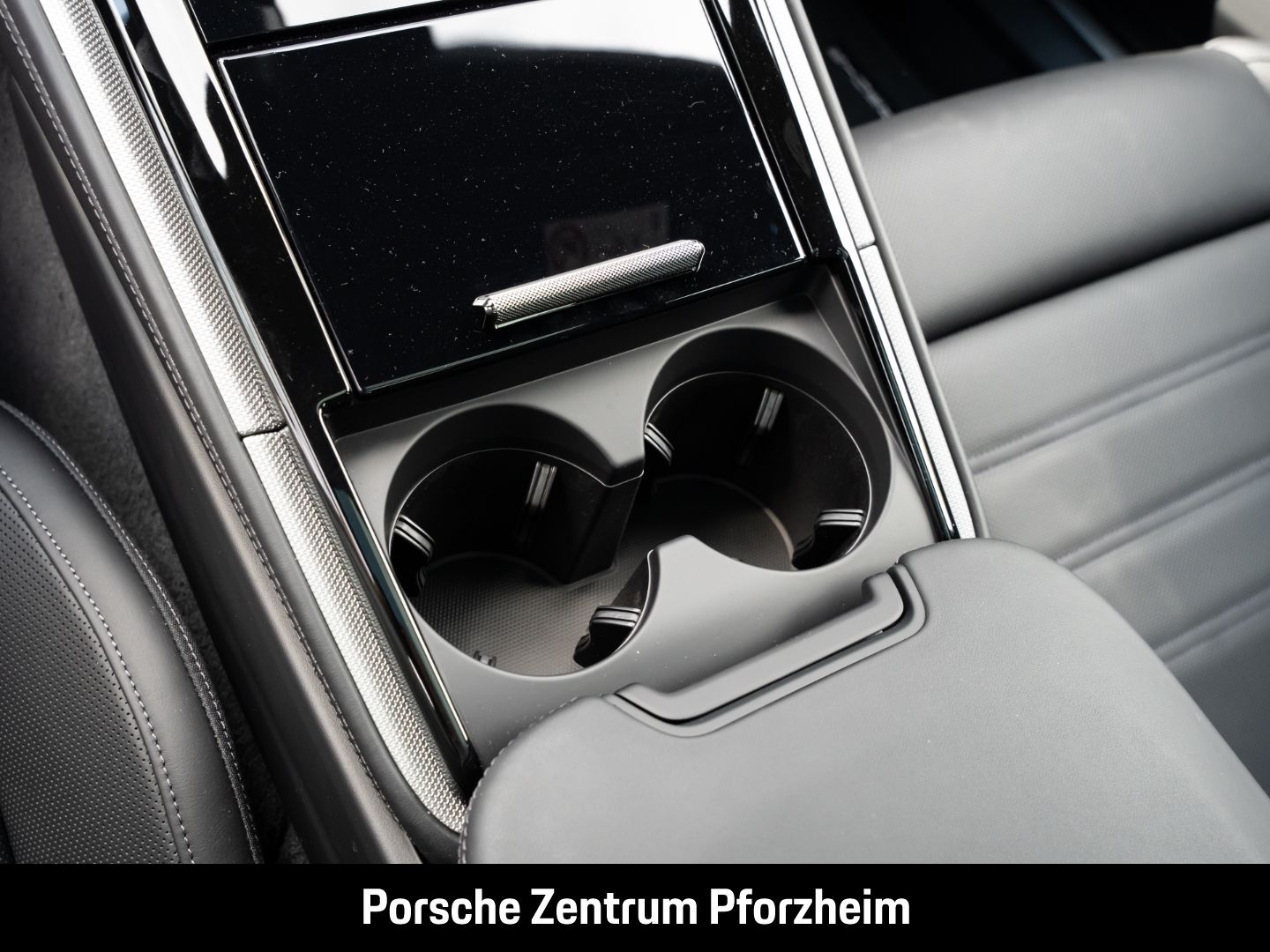 Porsche Panamera 4 E-Hybrid SportDesign Paket HD-Matrix