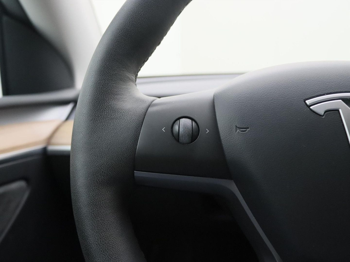 Tesla Model Y Long Range AWD 75kWh 351pk AMD RYZEN [ T