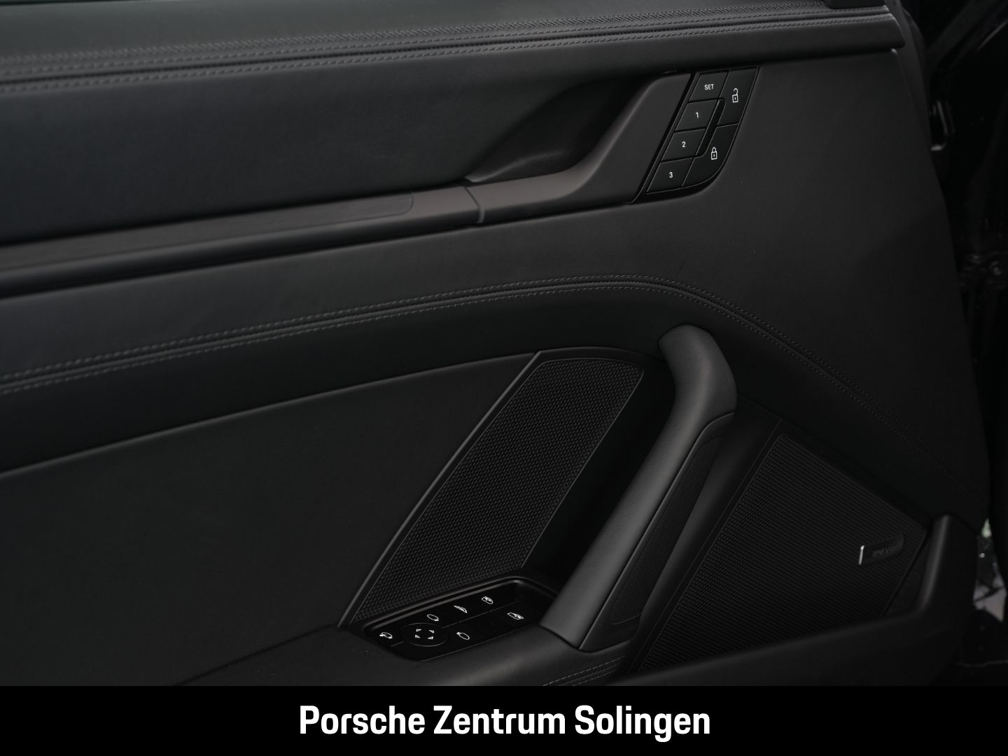 Porsche 911 Carrera 4 GTS Cabriolet HD-Matrix Lift Bose