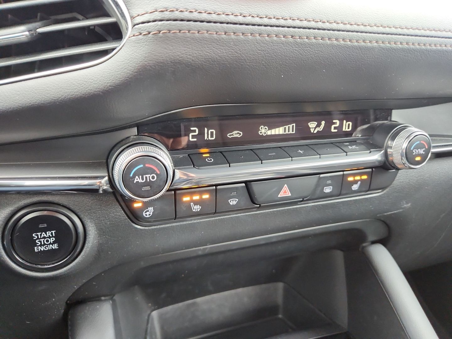 Mazda 3 Exclusive-Line SKYACTIV-G 2.0 MHEV HUD LED Nav