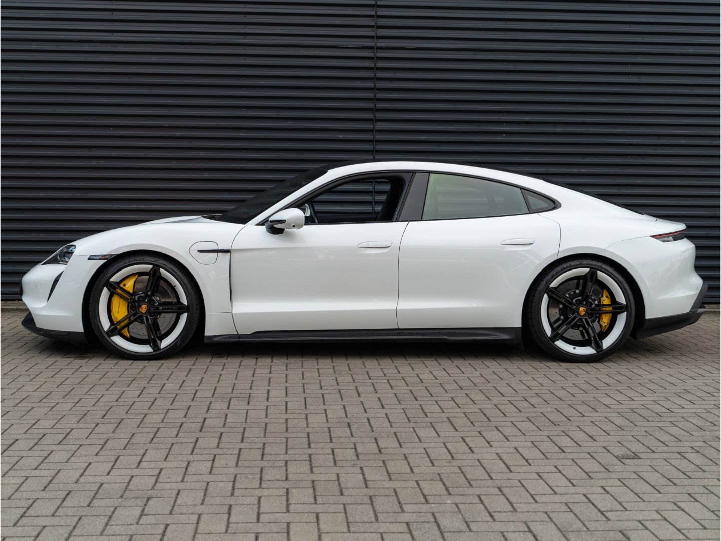 Porsche Taycan Turbo S Matrix LED PDLS Carbon uvm.