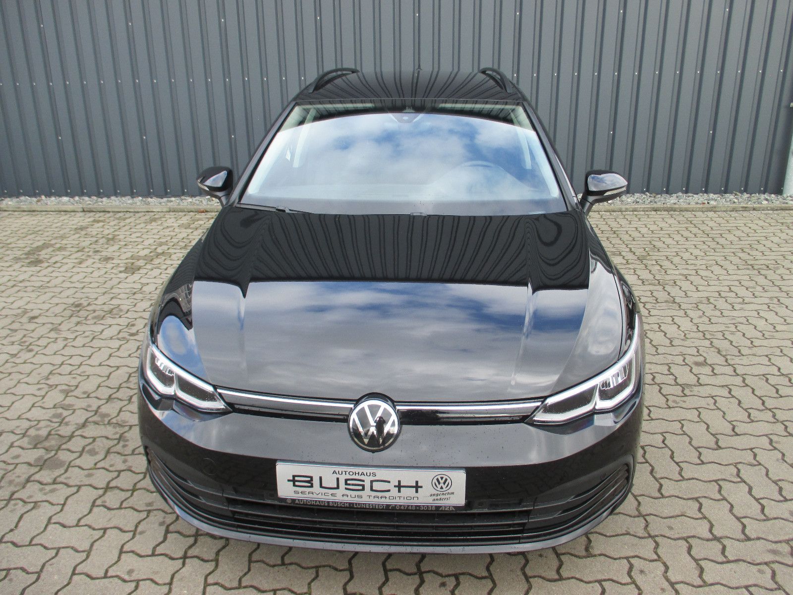 Volkswagen Golf VIII Variant 2.0 l TDI - Samsaru's Car Outlet