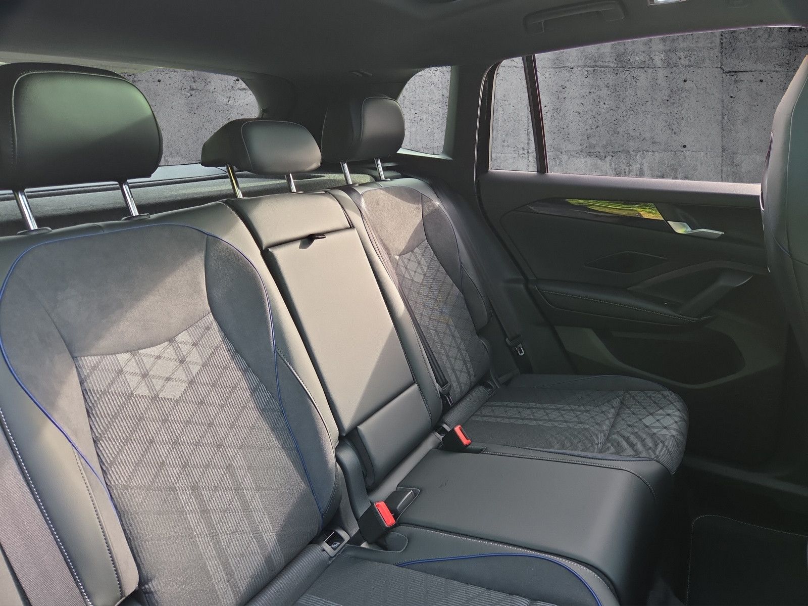 Volkswagen Tiguan R-Line 2.0 TDI SCR DSG 4MOTION Pano AHK