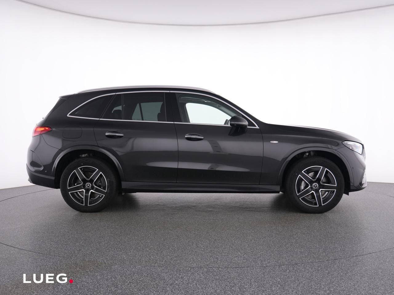 Mercedes-Benz GLC 300 e 4M AMG+HUD+PANO+KEYLESS+AHK+DIG.LIGHT+