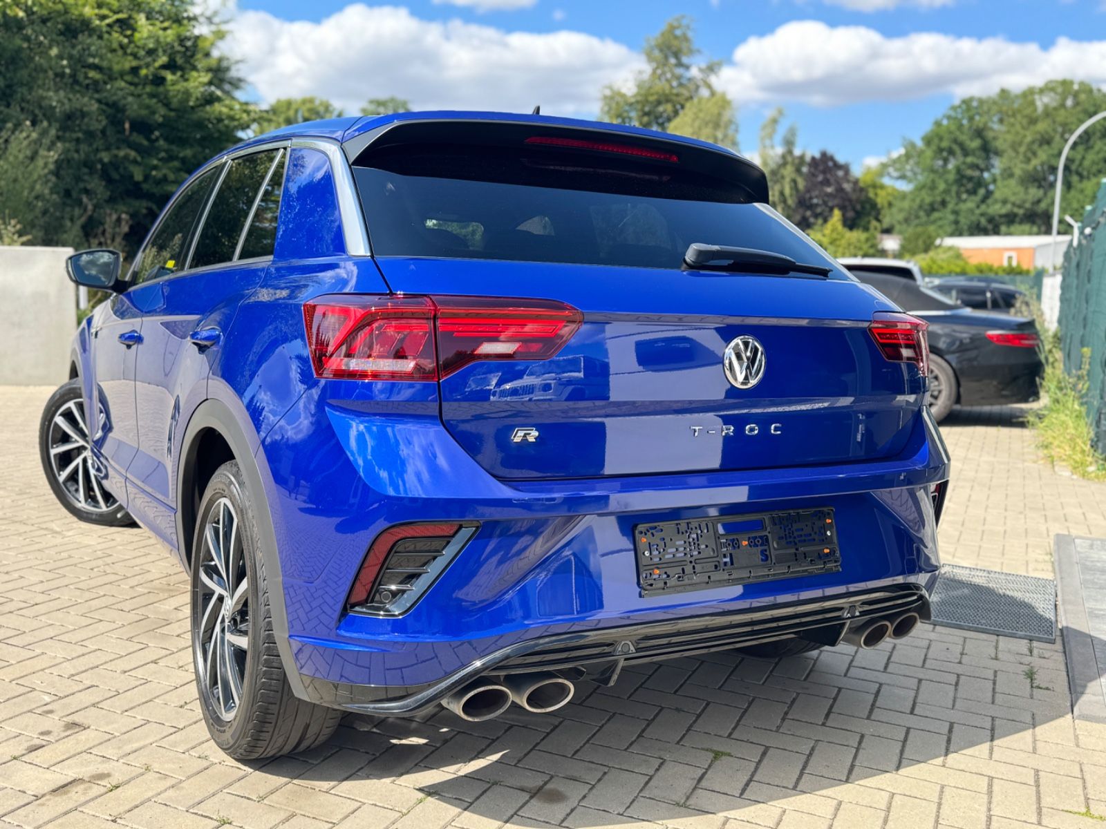 Volkswagen T-Roc R 4Motion - Samsaru's Car Outlet
