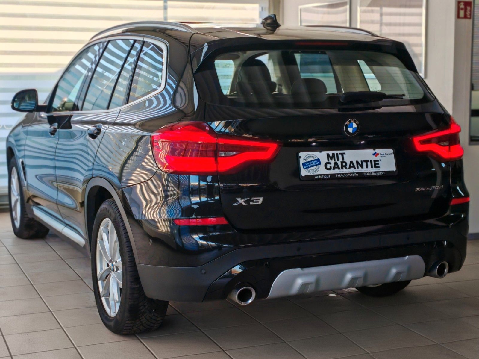 BMW X3 xD20d xLine KAM HUD PANO AHK LEDER