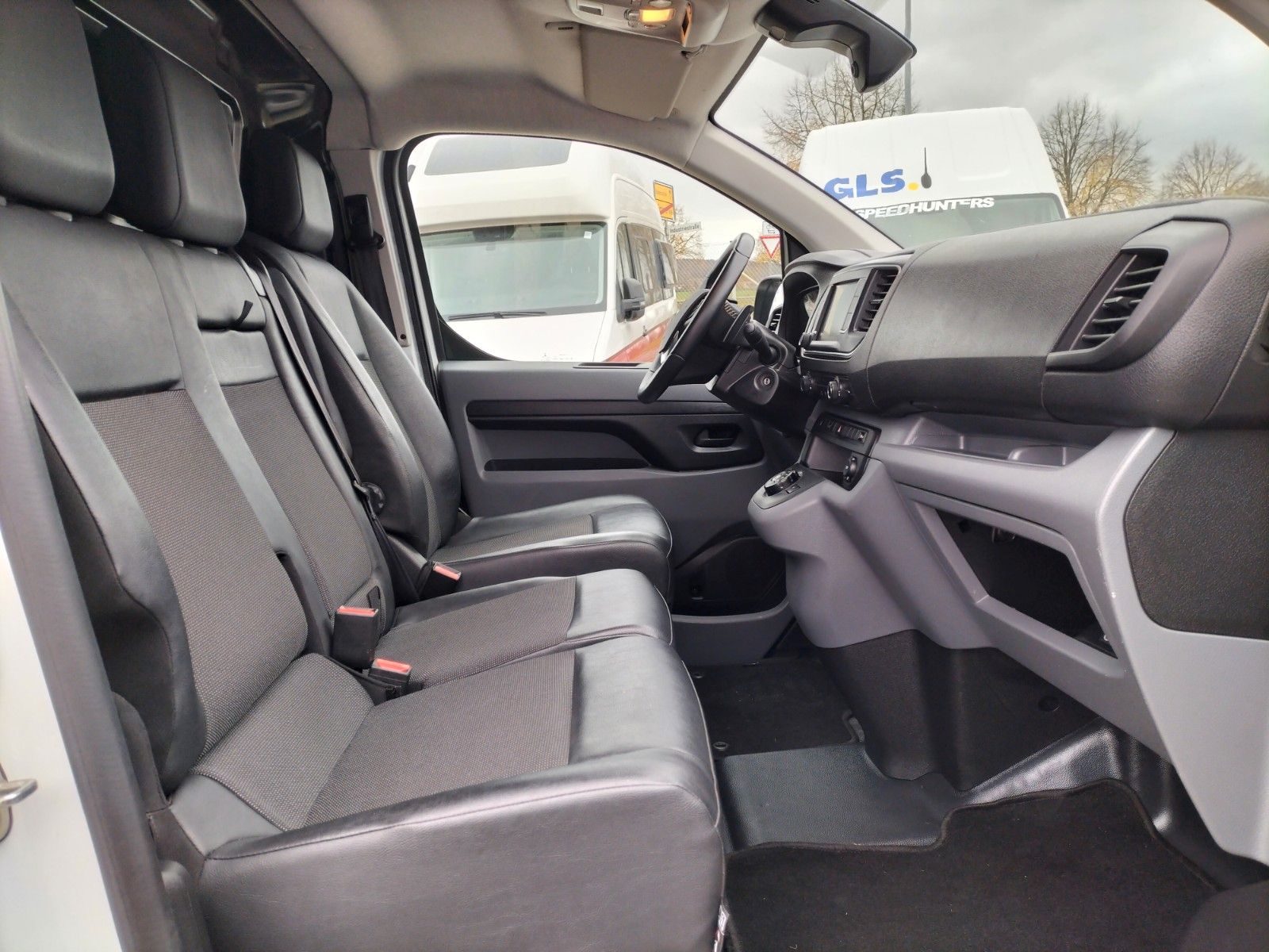 Opel Vivaro Kasten Edition M - Samsaru's Car Outlet