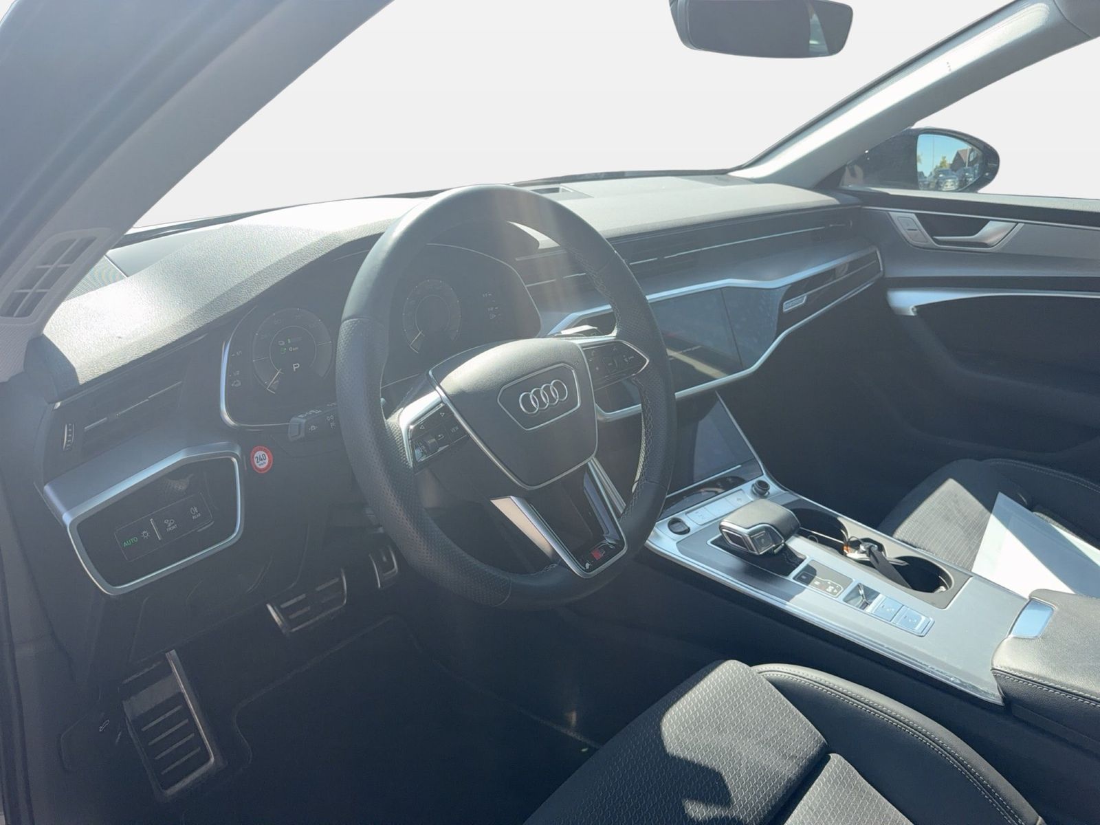 Audi A6 Avant 55 TFSI e quattro S tronic S line AHK