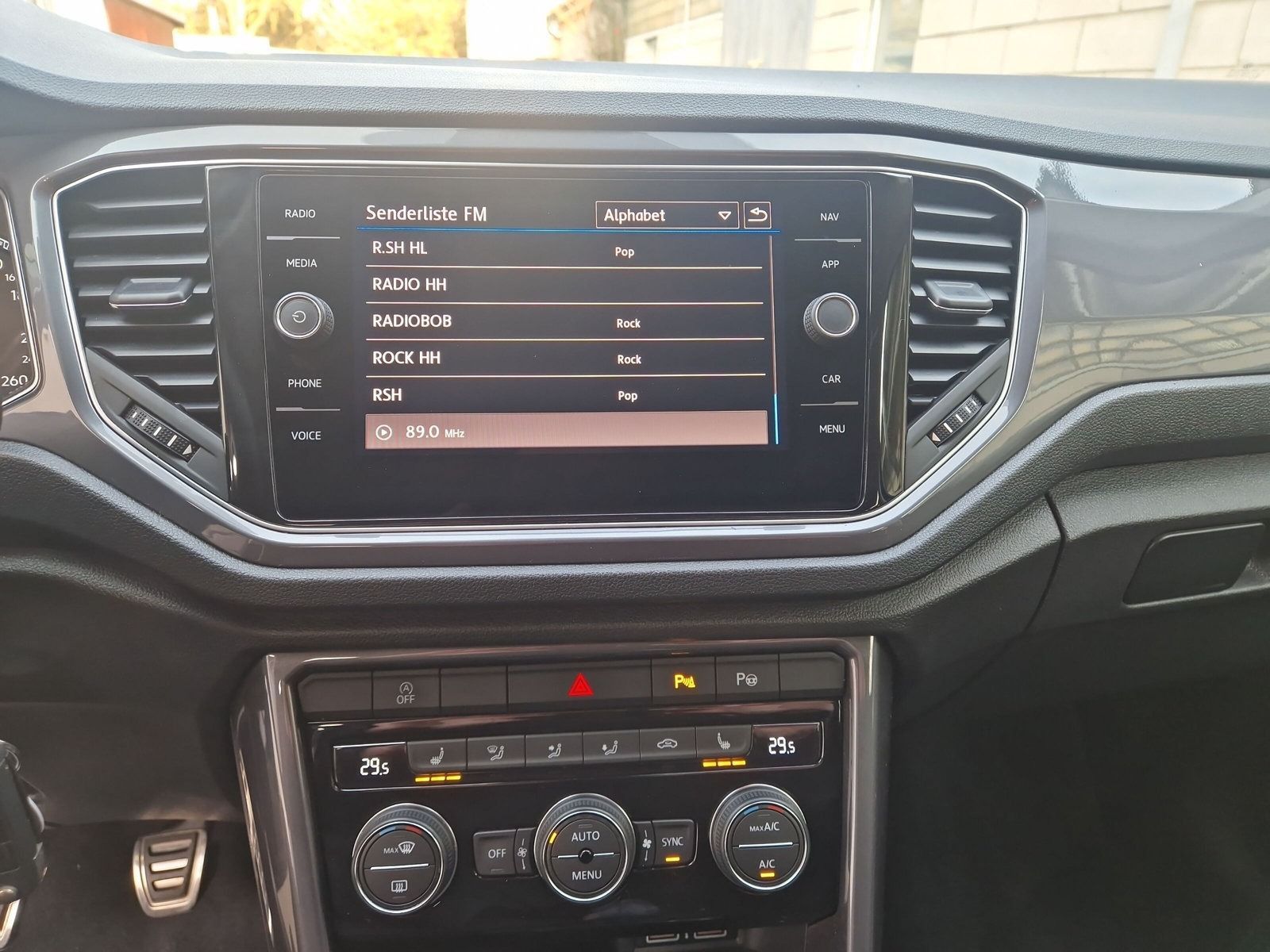 Volkswagen T-Roc IQ.DRIVE - Samsaru's Car Outlet