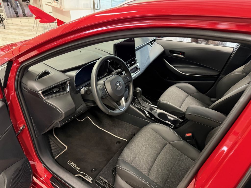 Toyota Corolla 1.8 Hybrid Touring Sports Team Deutschla