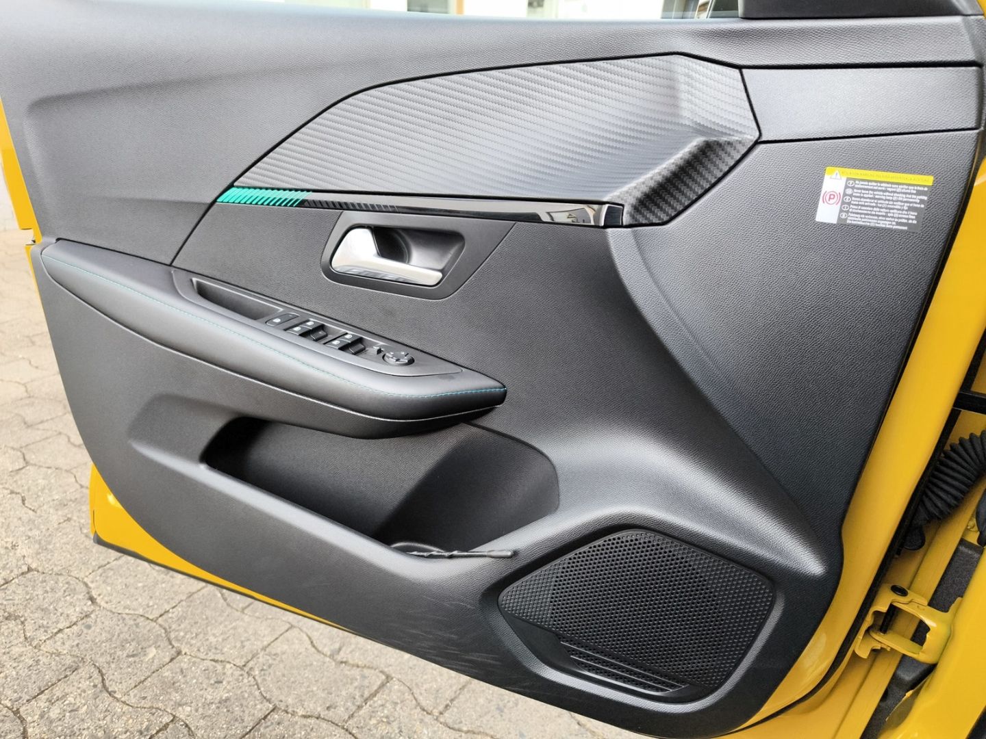 Peugeot e-208 Allure - Samsaru's Car Outlet