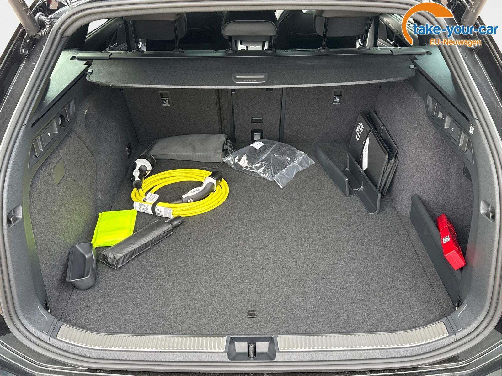 Volkswagen Passat Variant R-Line Edition Plus LEDER+PANO...