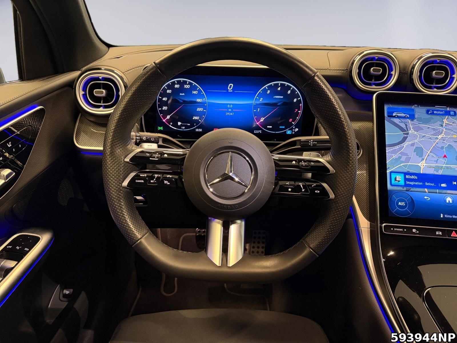 Mercedes-Benz GLC 300 4M AMG Night Pano AHK 360° DISTRONIC 20"
