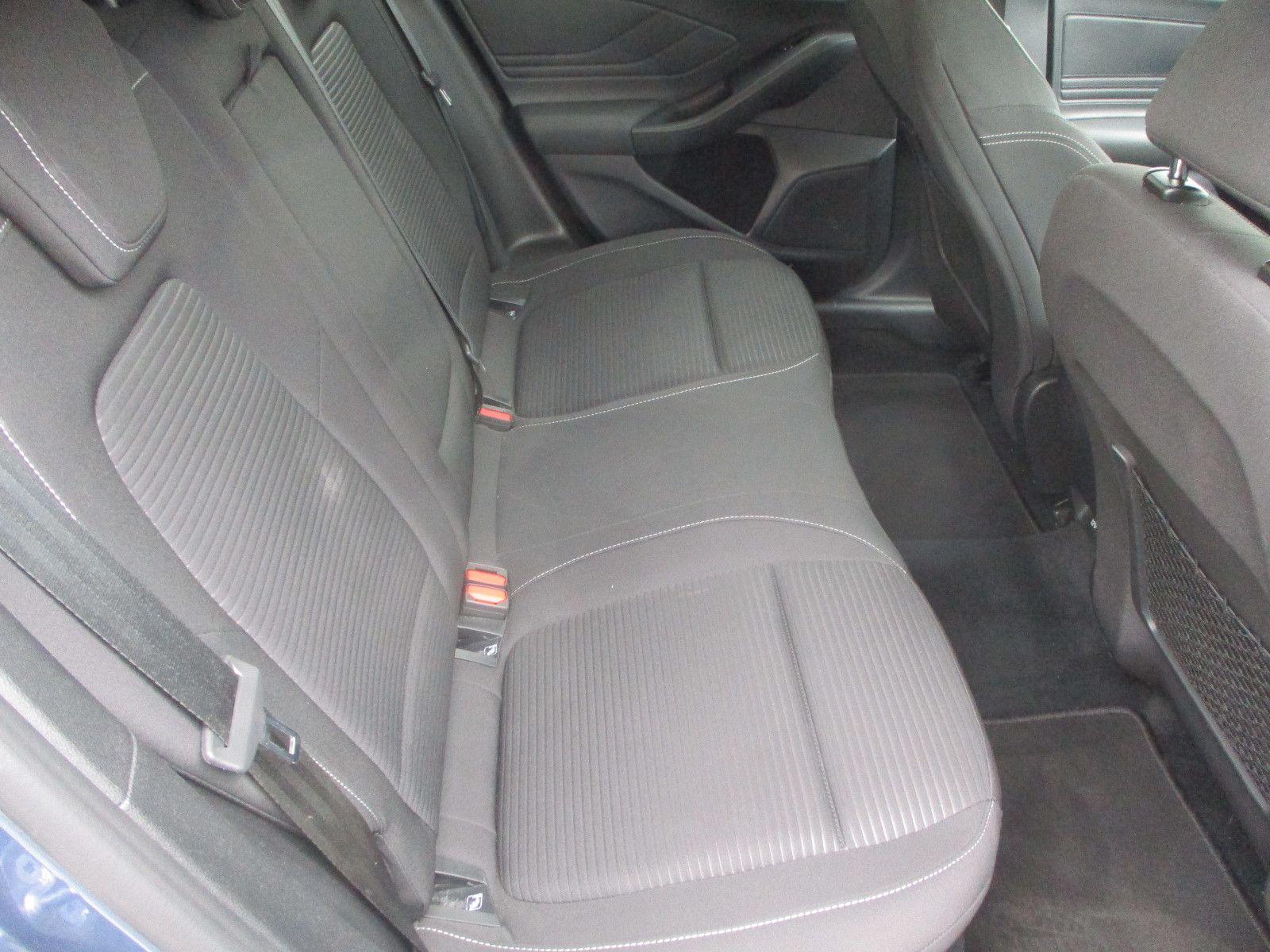 Ford Focus 2,0 - Samsaru's Car Outlet