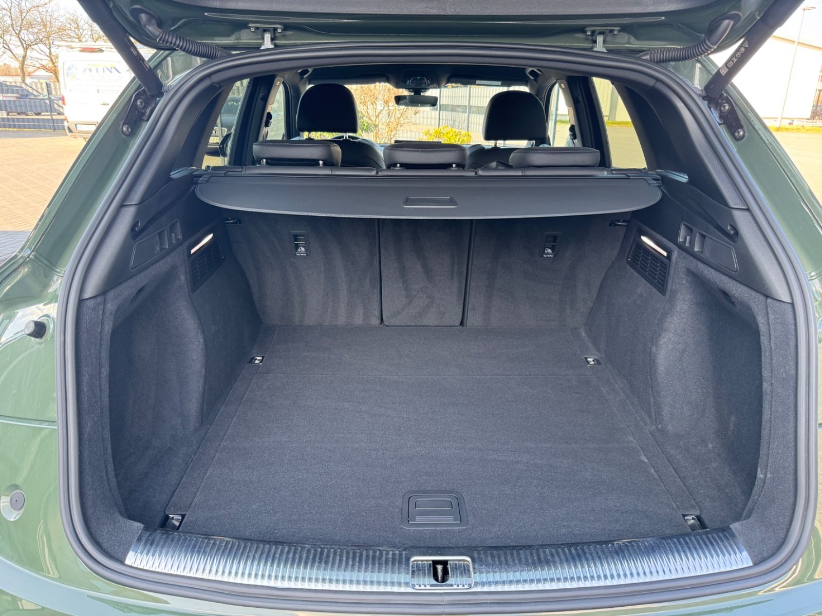 Audi Q5 40 TDI quattro S line - Samsaru's Car Outlet
