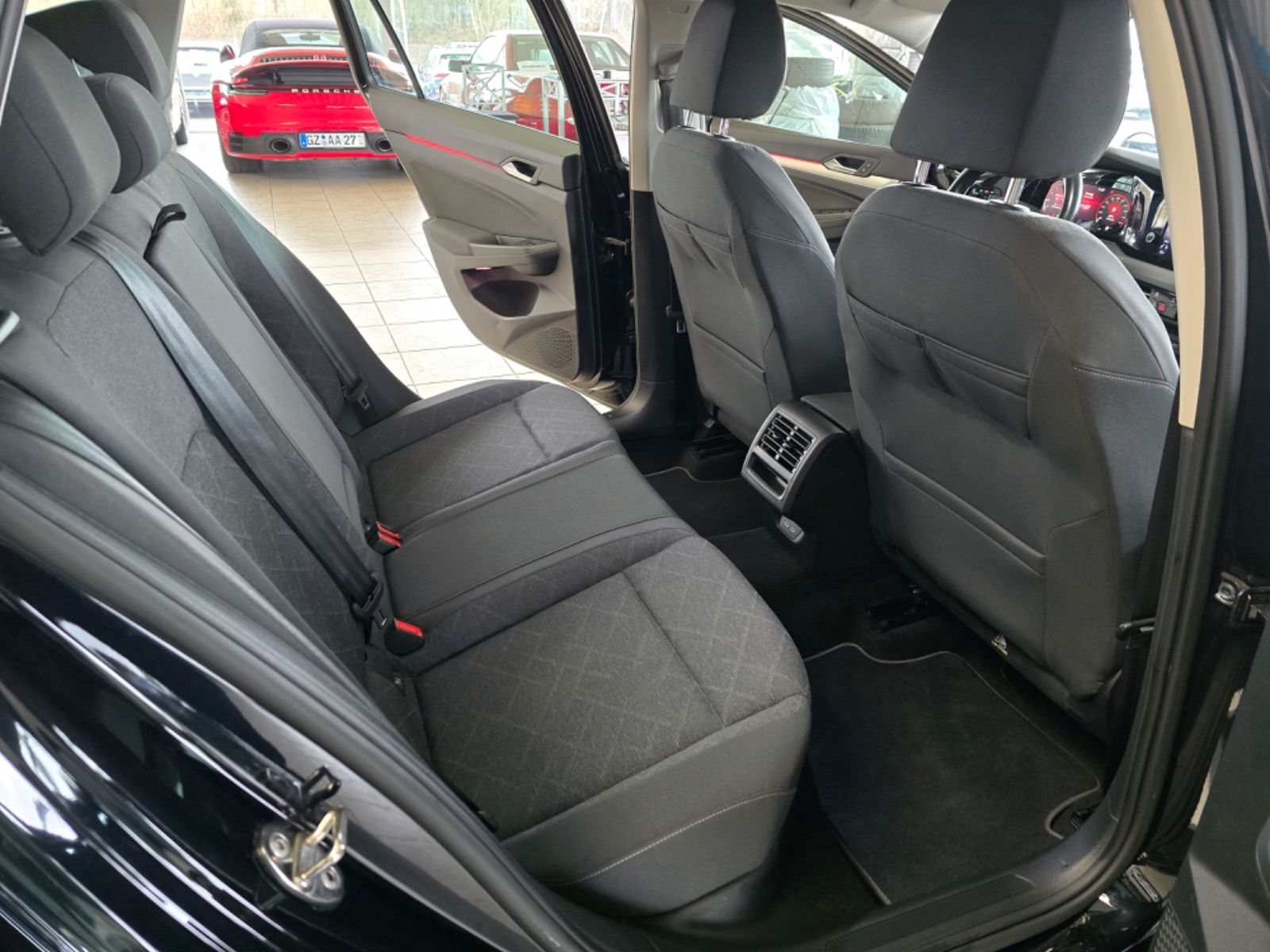 Volkswagen Golf VIII Variant Life eTSI DSG - Samsaru's Car Outlet