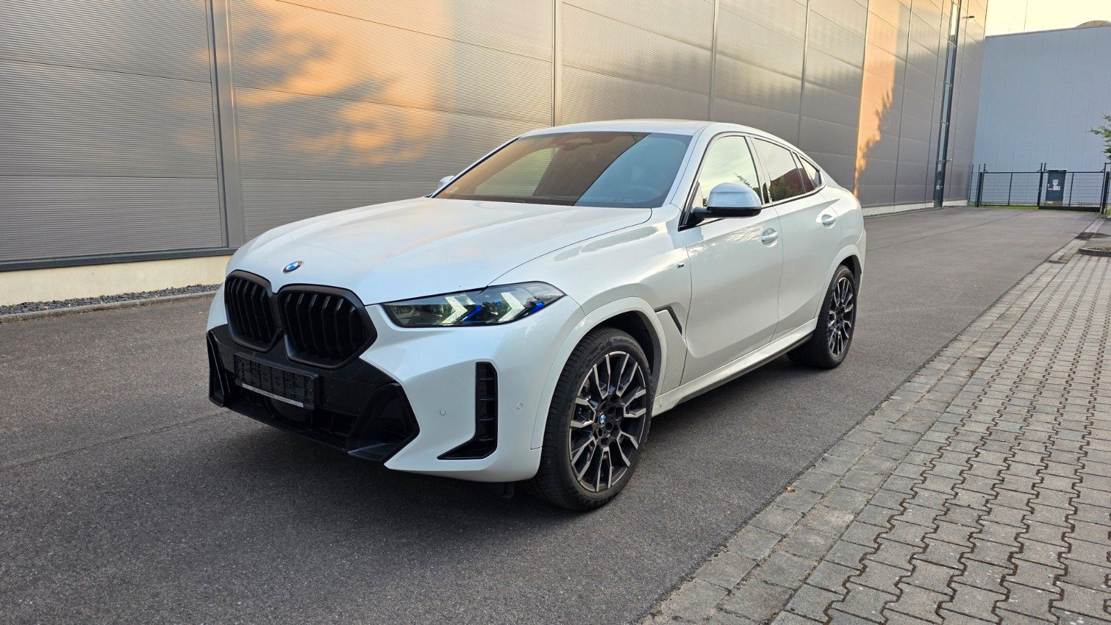 BMW X6 30d M - Samsaru's Car Outlet