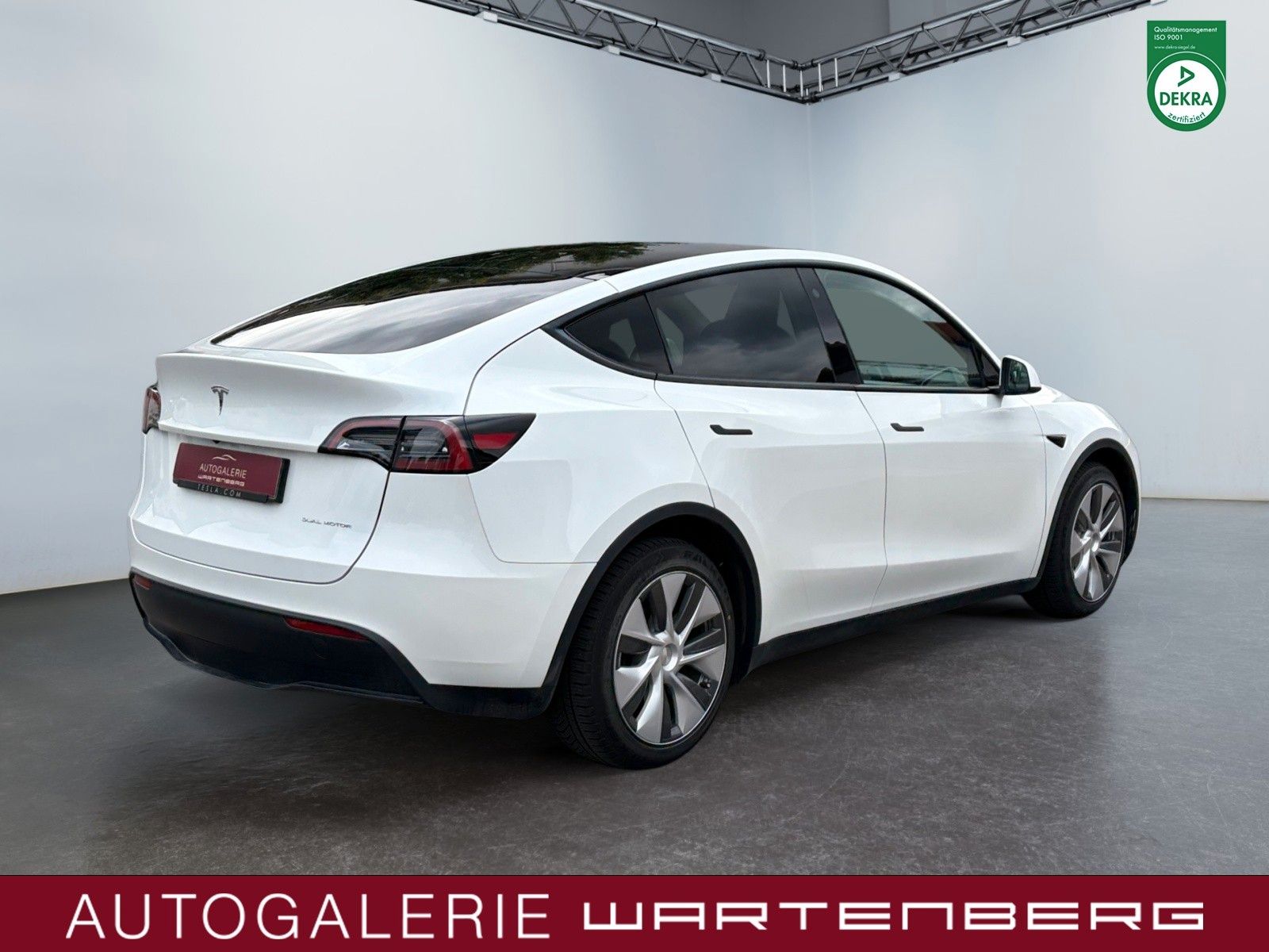 Tesla Model Y Long Range Dual AWD//AHK//ALLWETTER