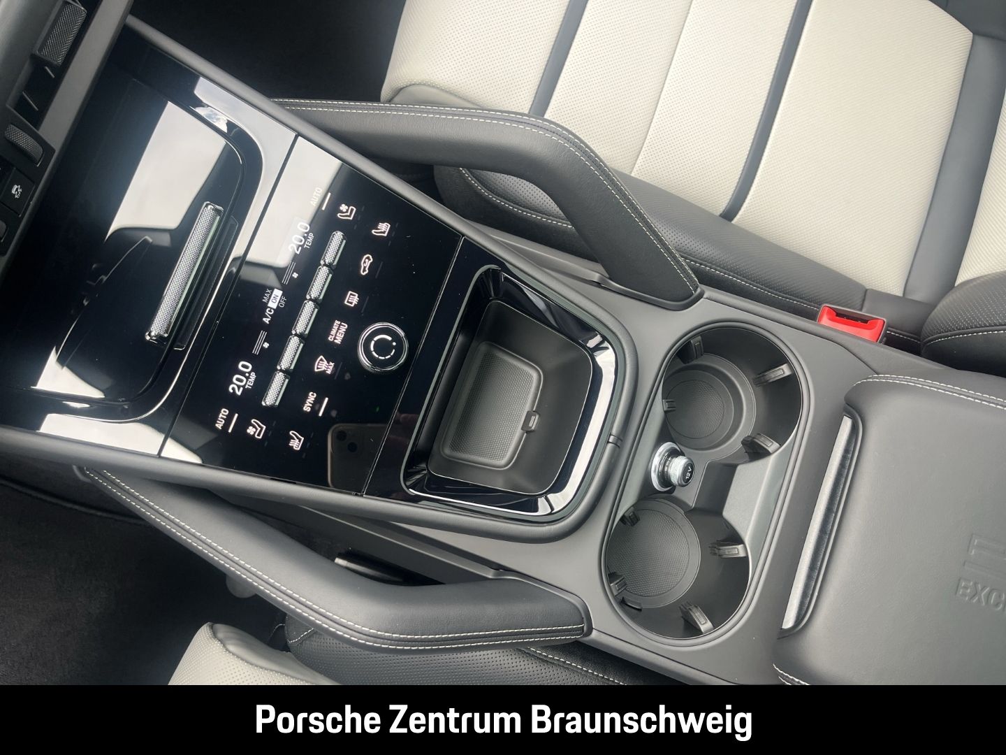 Porsche Cayenne GTS Coupe InnoDrive HA-Lenkung Head-Up