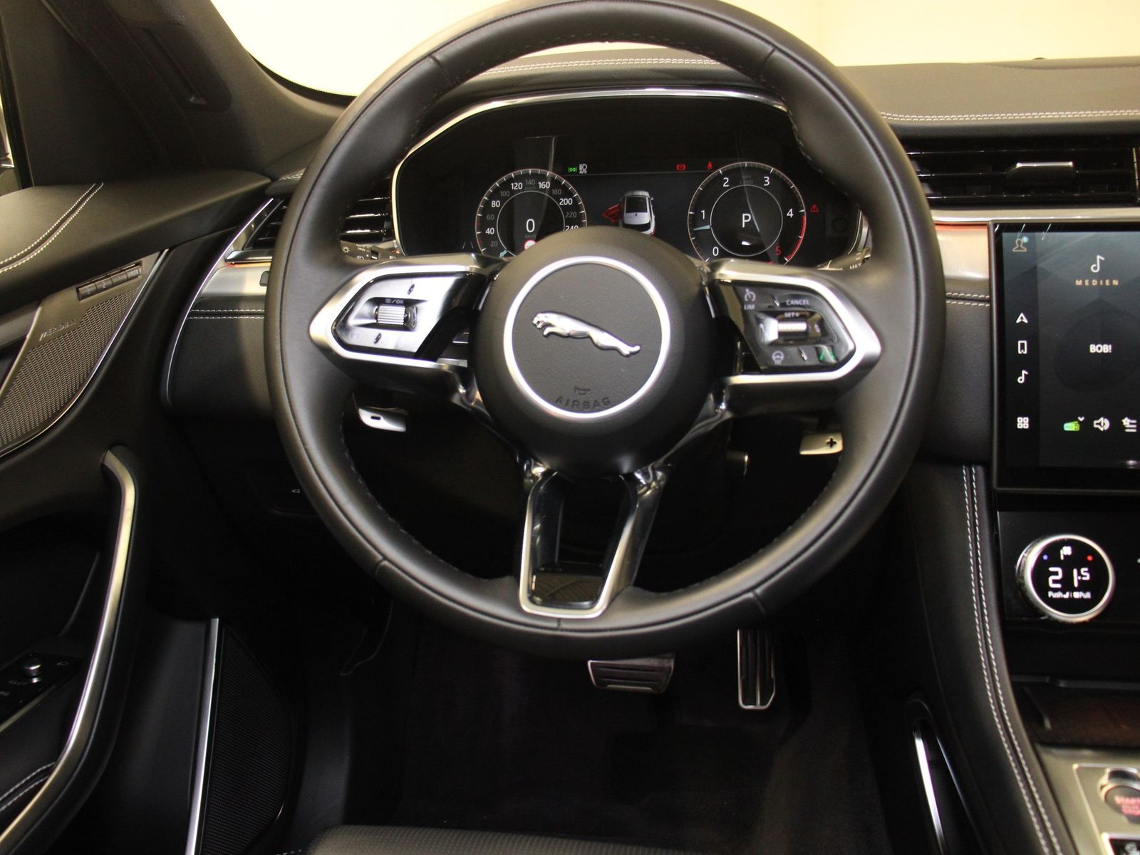 Jaguar F-Pace D300 AWD R-Dynamic SE inkl. Winterkomplet