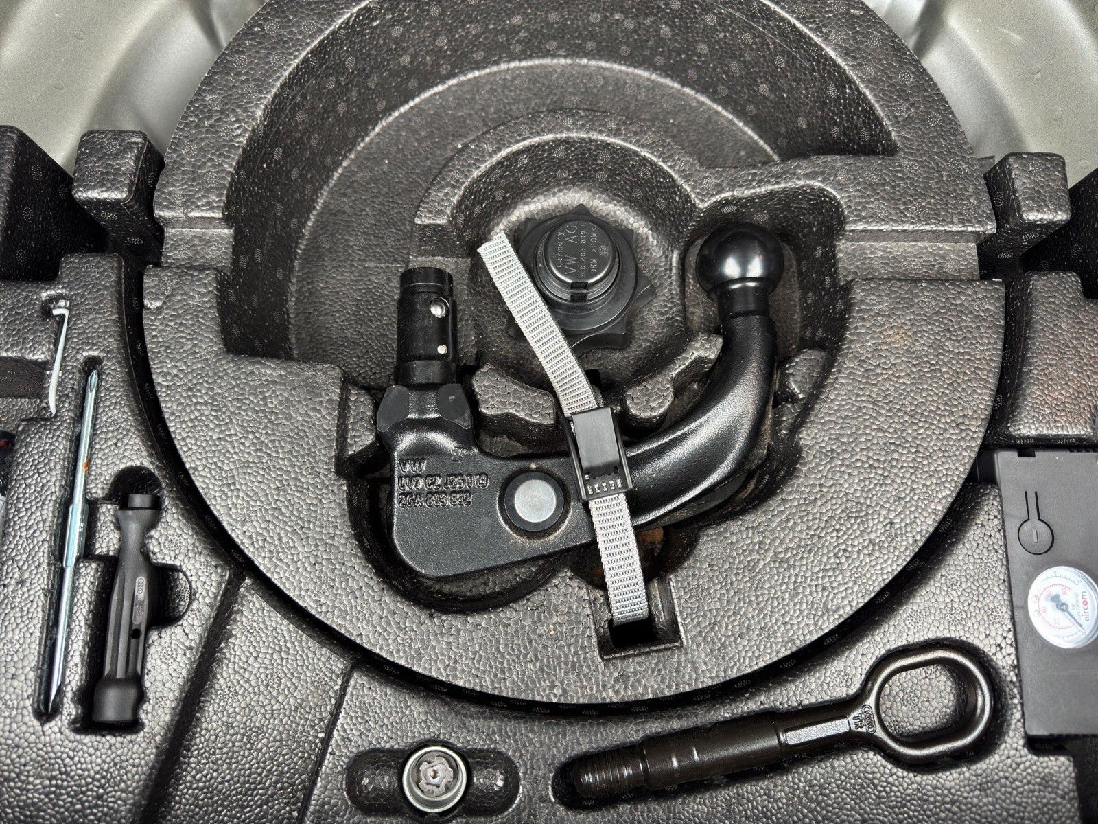 Volkswagen T-Roc R-Line DSG - Samsaru's Car Outlet
