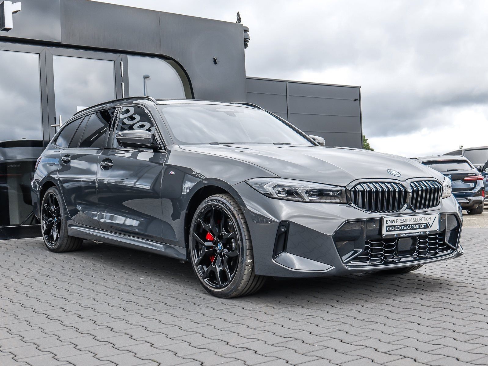 BMW 330e xDrive Touring M Sport HUD PANO ACC AHK LM