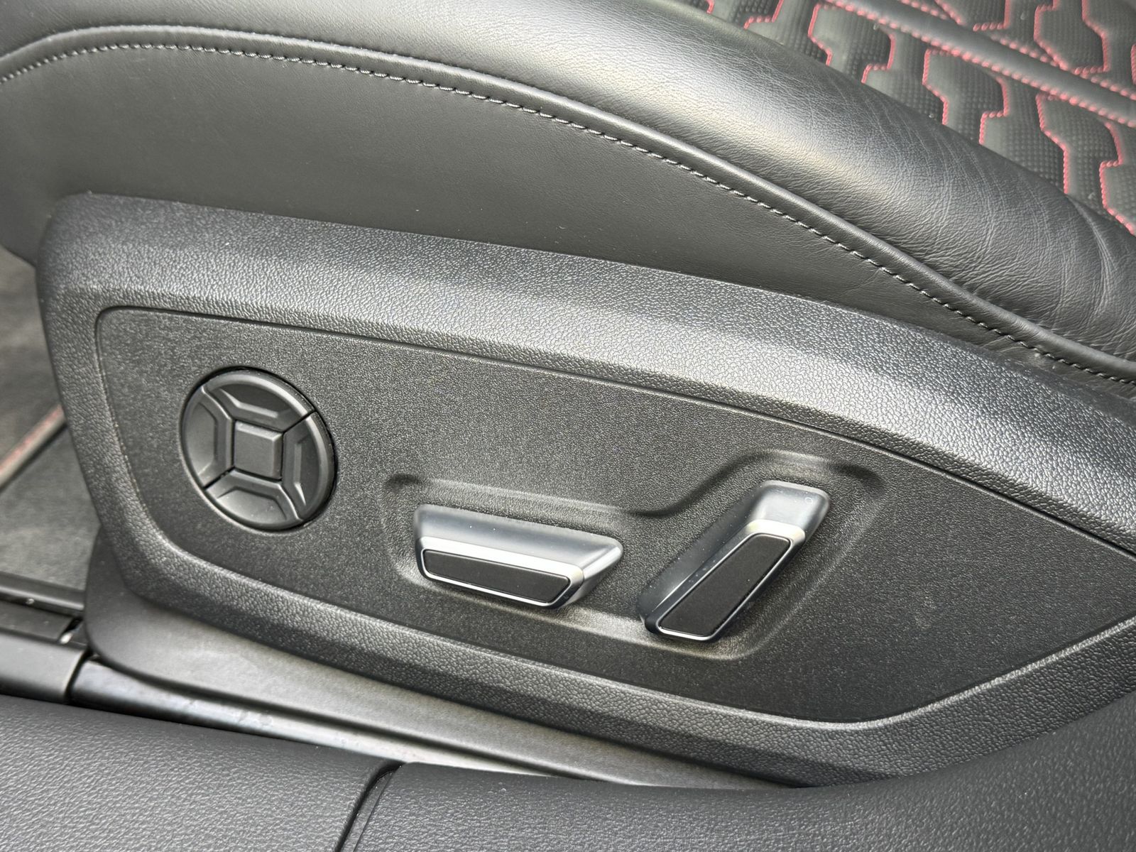 Audi RS6 Performance Matrix RS Design/Abgas Pano HUD