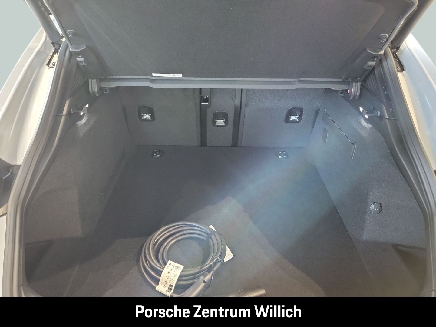 Porsche Taycan 4 Cross Turismo InnoDrive Surround-View