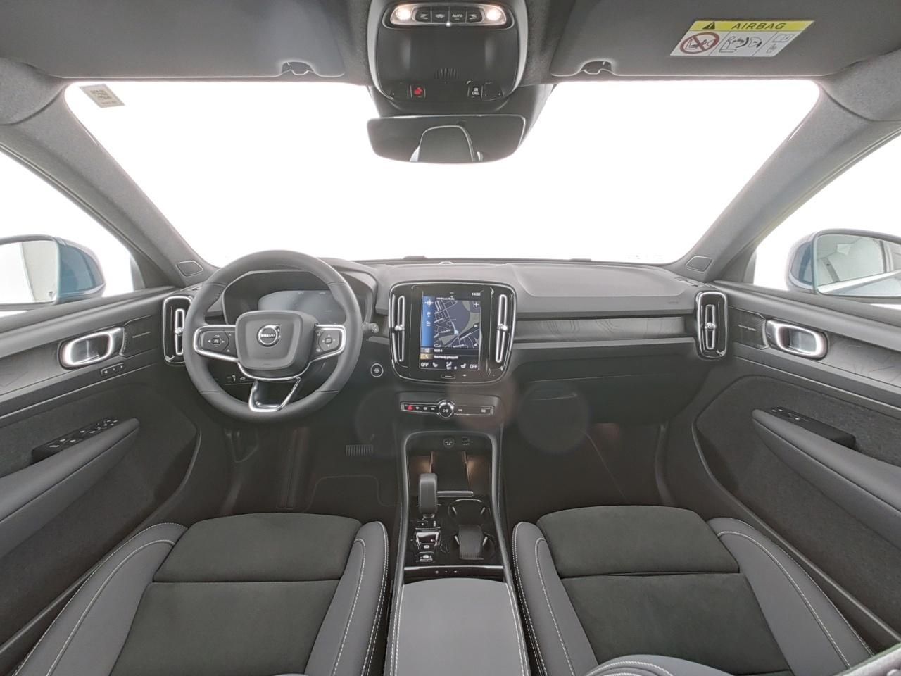 Volvo XC40 T4 Plus Bright Plug-In - Samsaru's Car Outlet