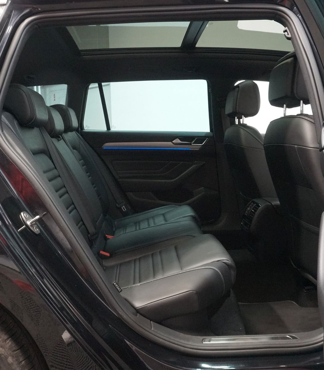 Volkswagen Passat Variant R-Line 4Motion 2.0 TDI*AHK*PANO