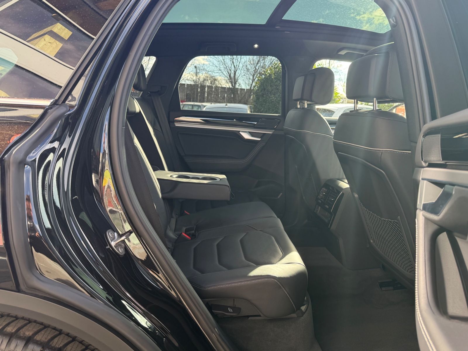 Volkswagen Touareg TDI Luft ACC Stdhzg AHK Pano Allradlenk