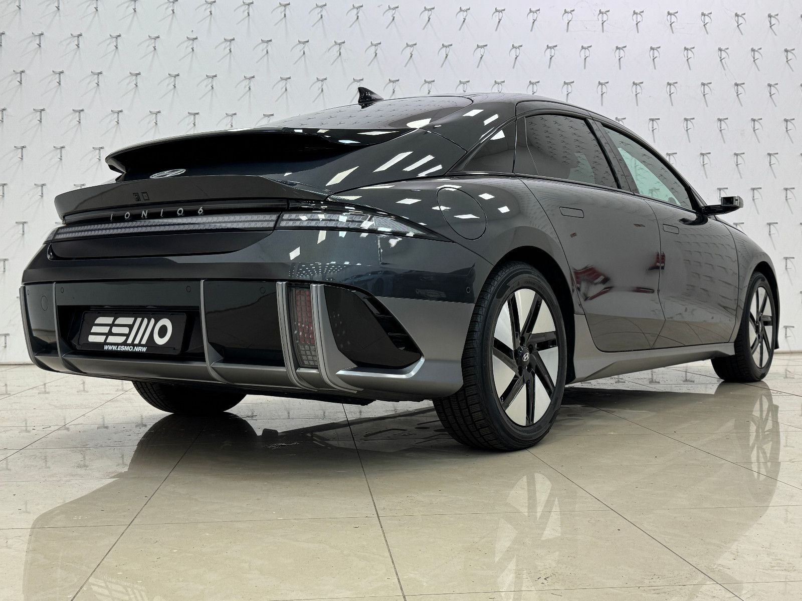 Hyundai IONIQ 6 77,4kWh 325ps 4WD Uniq PANO & DIGI NON