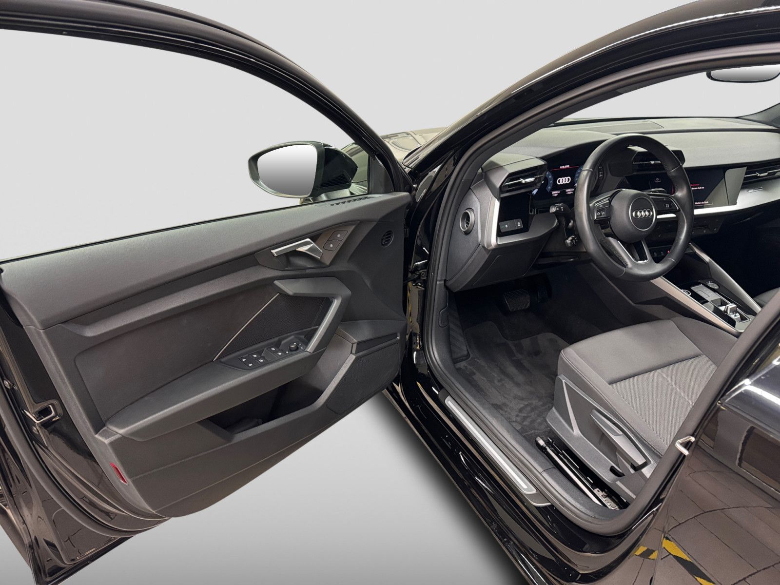 Audi A3 Limousine 30 TFSI advanced Carplay Sitzh LED