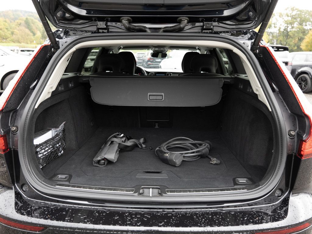 Volvo V60 2.0 Core Recharge Plug-In Hybrid AWD 1.Hand