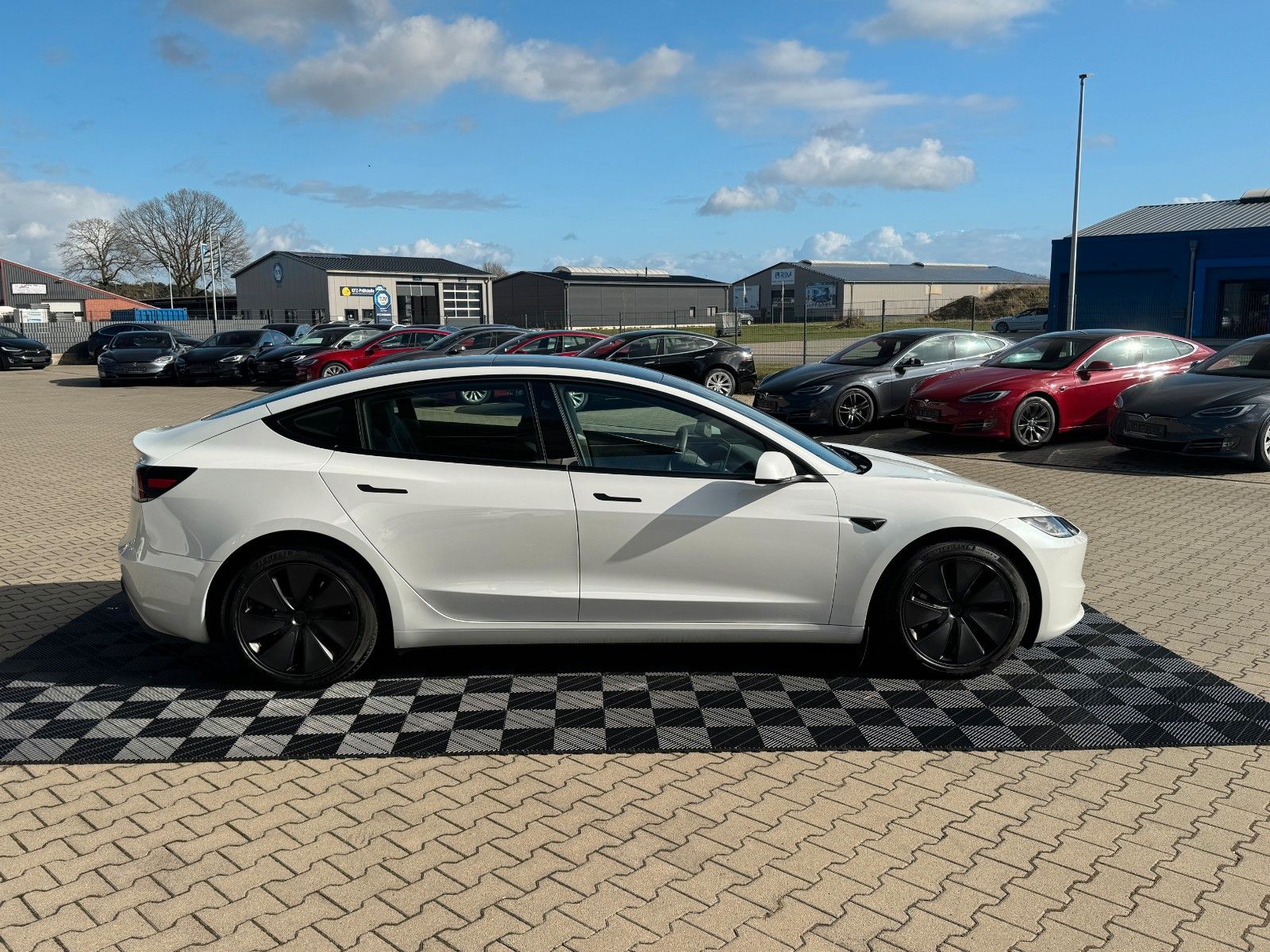 Tesla MODEL 3 HIGHLAND LR AWD | HW4 | TOW PACKAGE |