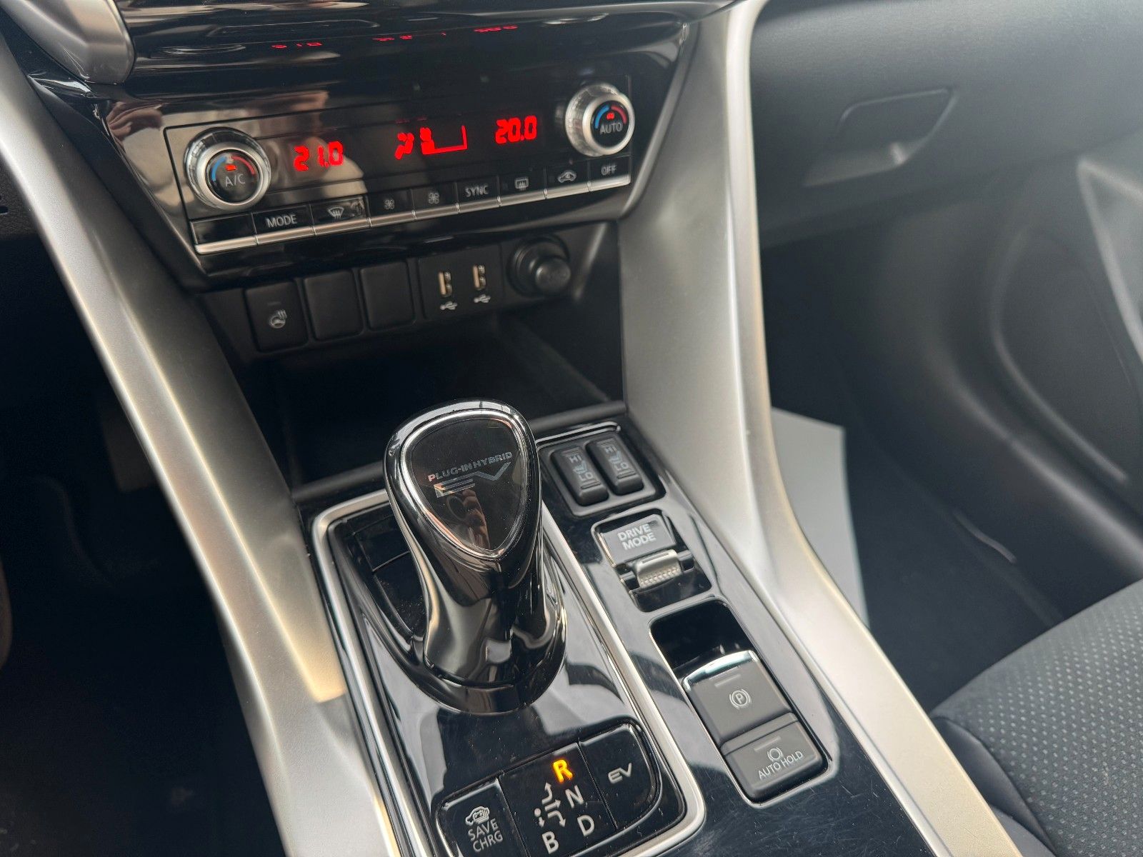 Mitsubishi Eclipse Cross Plug-in Hybrid PLUS mit Select -Pa