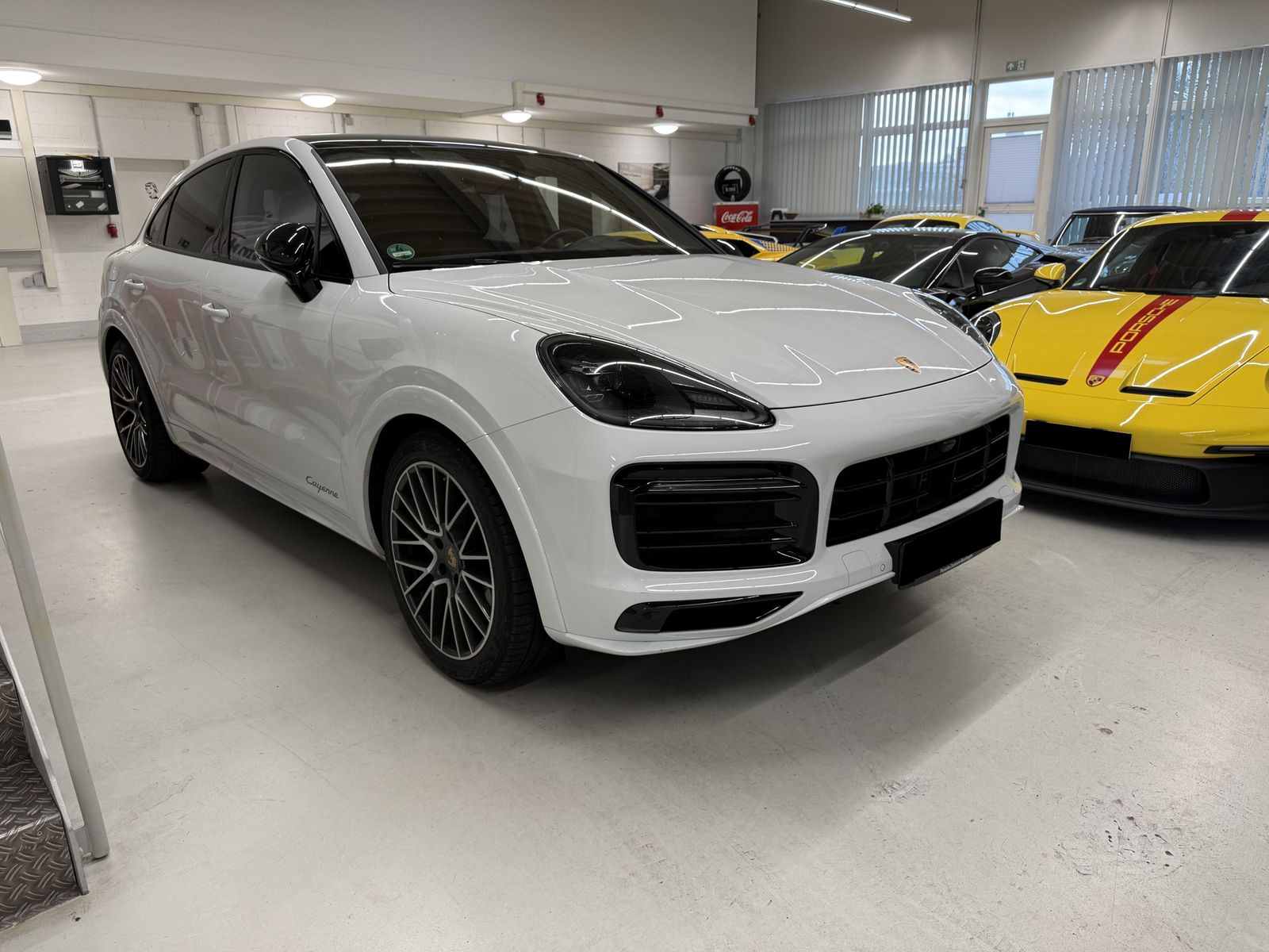 Porsche Cayenne Coupé Platinum Edition, Approved, FULL