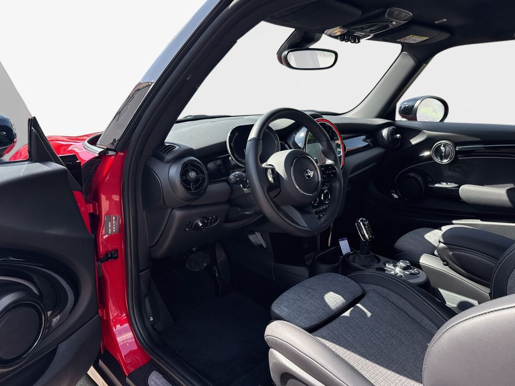 MINI Cooper SE Classic - Samsaru's Car Outlet